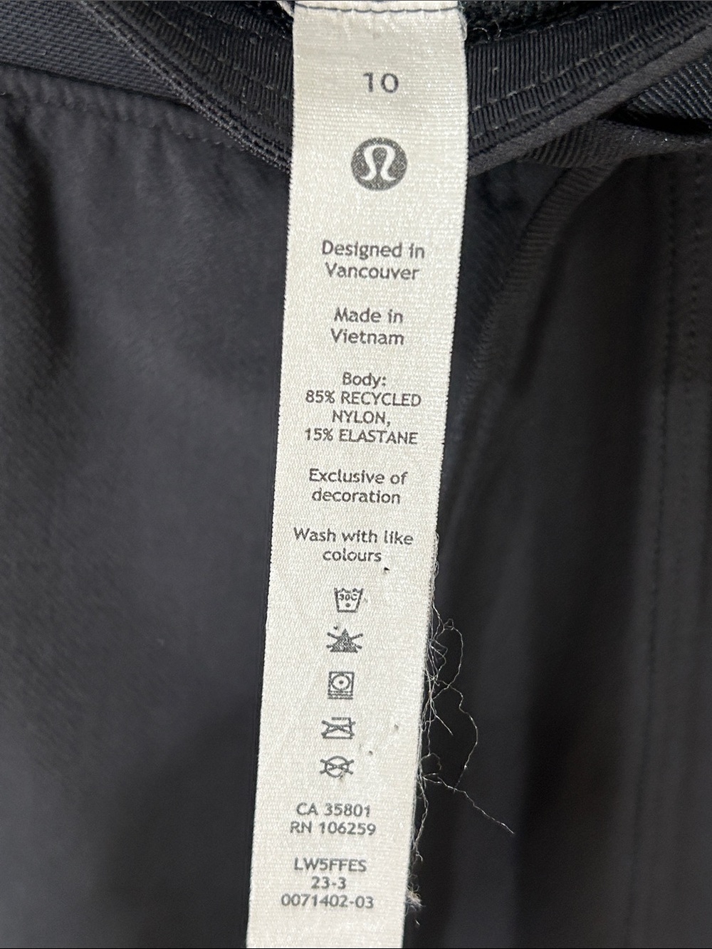 Lululemon License to Train High-Rise Pant
Black Size 10 - Picture 11 of 16
